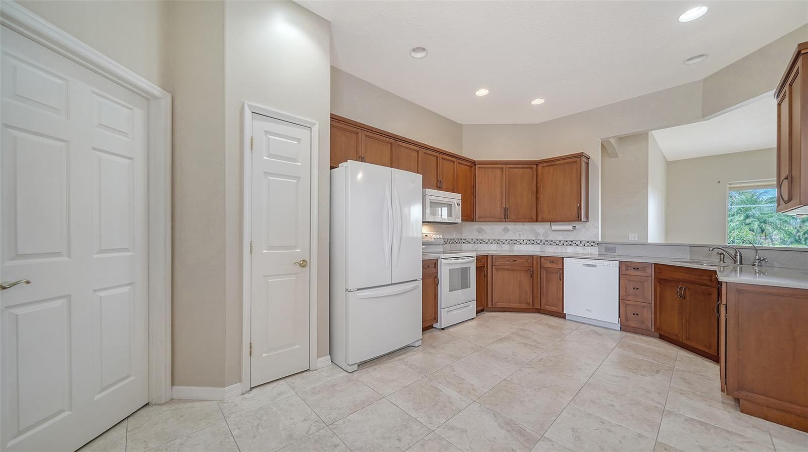 5939 SANDSTONE AVE, SARASOTA, FL, 34243