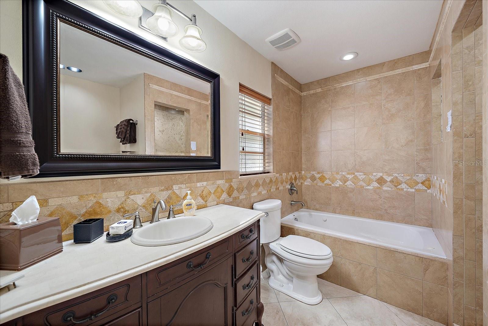 A4647903 Property Photo