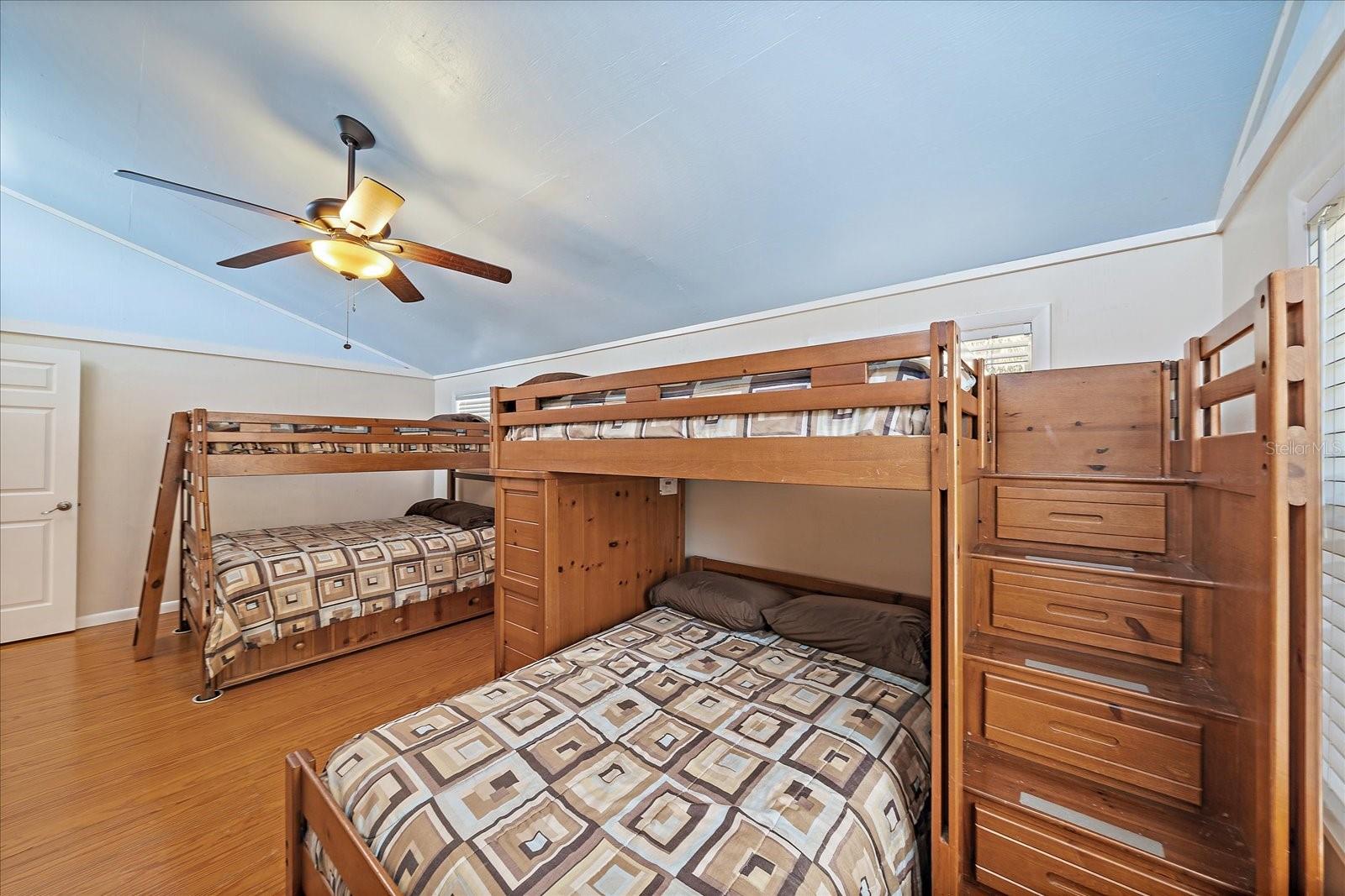 A4647903 Property Photo