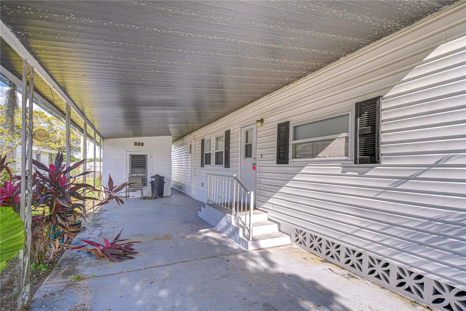 6044 ALPINE DR, ZEPHYRHILLS, FL, 33542