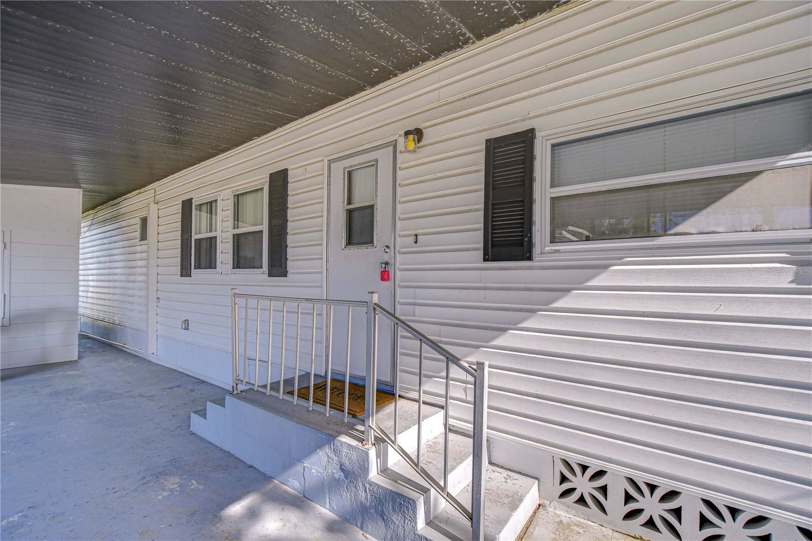 6044 ALPINE DR, ZEPHYRHILLS, FL, 33542