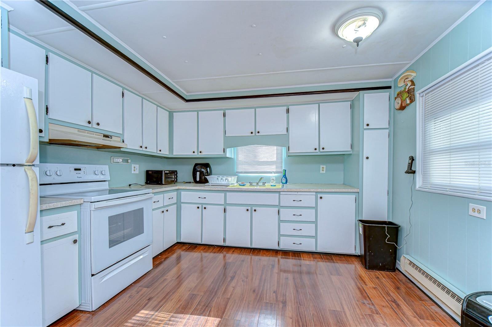 6044 ALPINE DR, ZEPHYRHILLS, FL, 33542