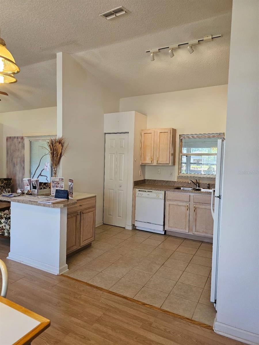 8 RICKENBACKER DR, PALM COAST, FL, 32164