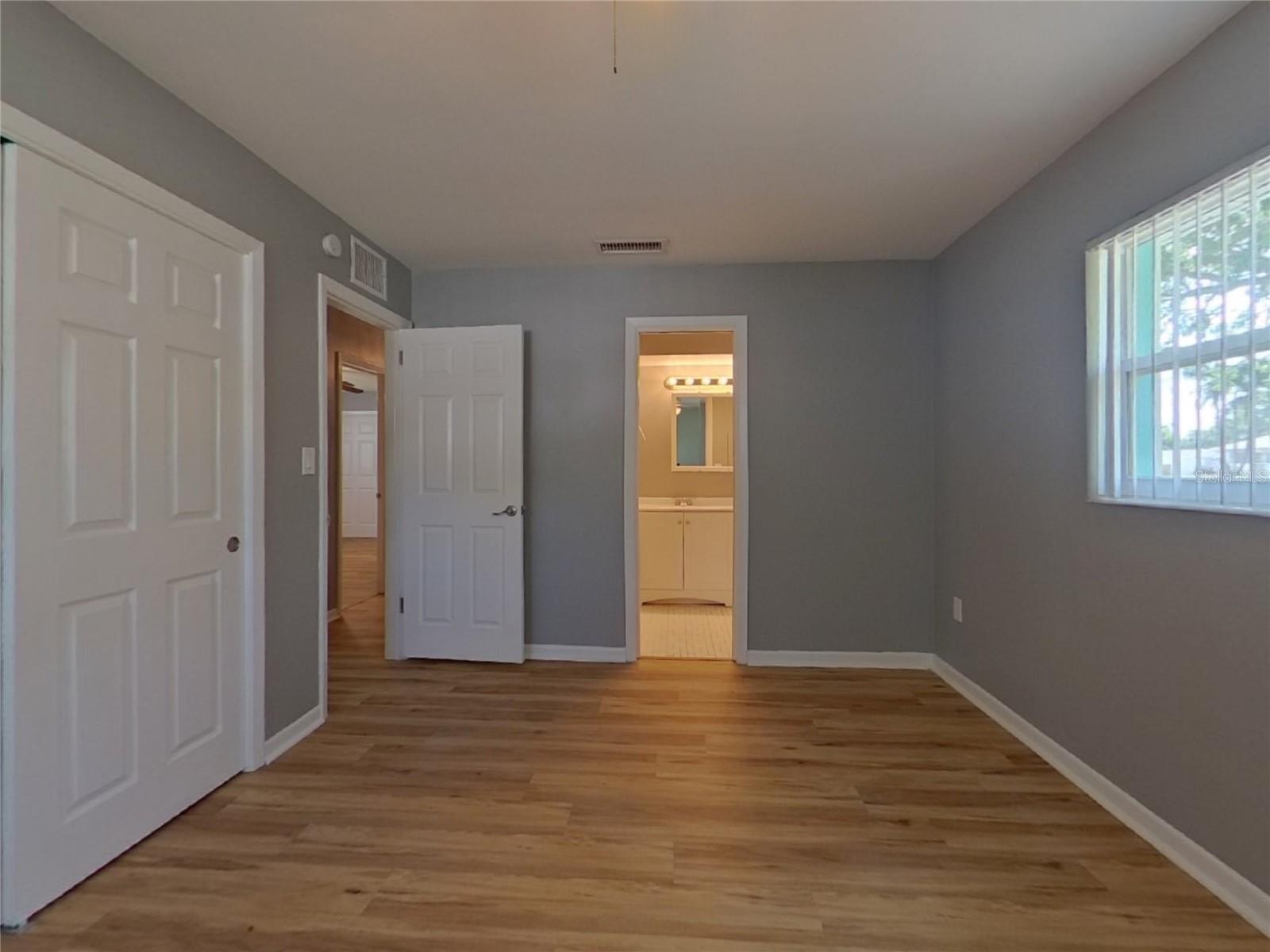 1866 LAKEVIEW RD, CLEARWATER, FL, 33764