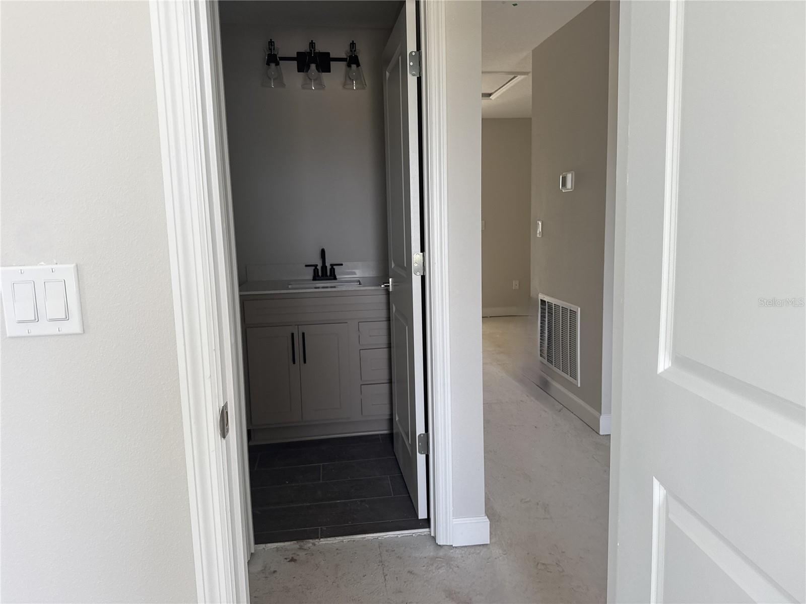 7284 DEER VALLEY CIR, TAMPA, FL, 33635