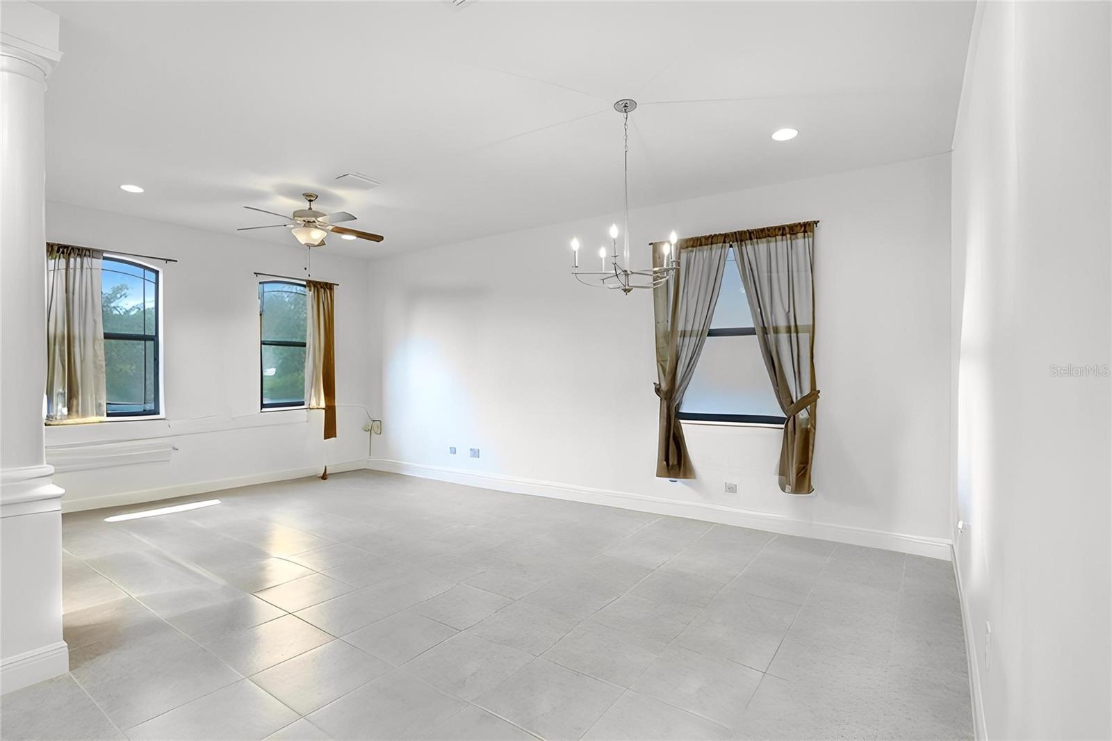 1214 FLORABLU DR, SEFFNER, FL, 33584