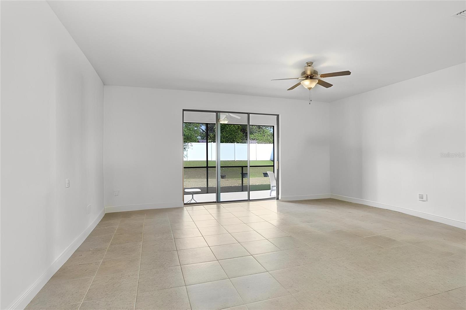1214 FLORABLU DR, SEFFNER, FL, 33584