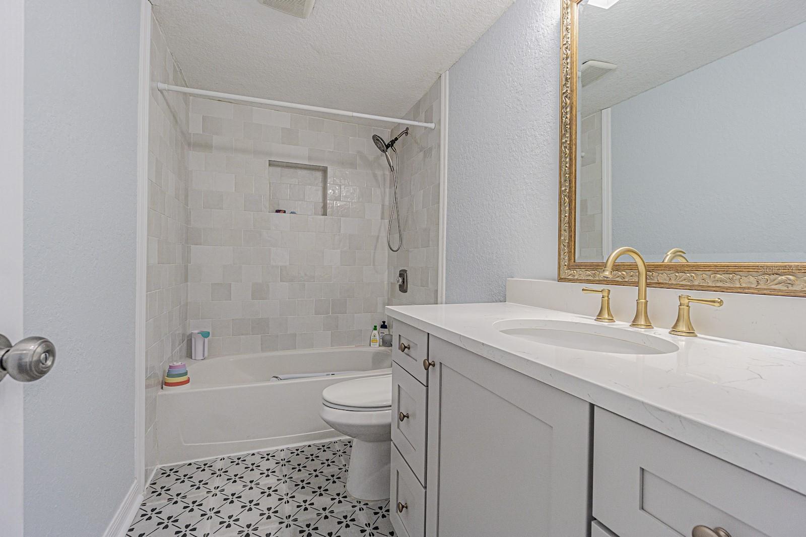 407 8TH ST SW, RUSKIN, FL, 33570