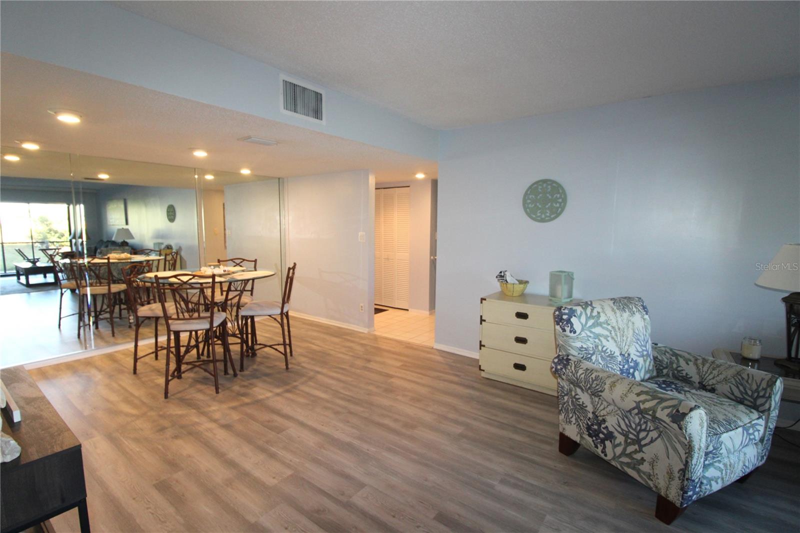 6120 43RD ST W #101B, BRADENTON, FL, 34210