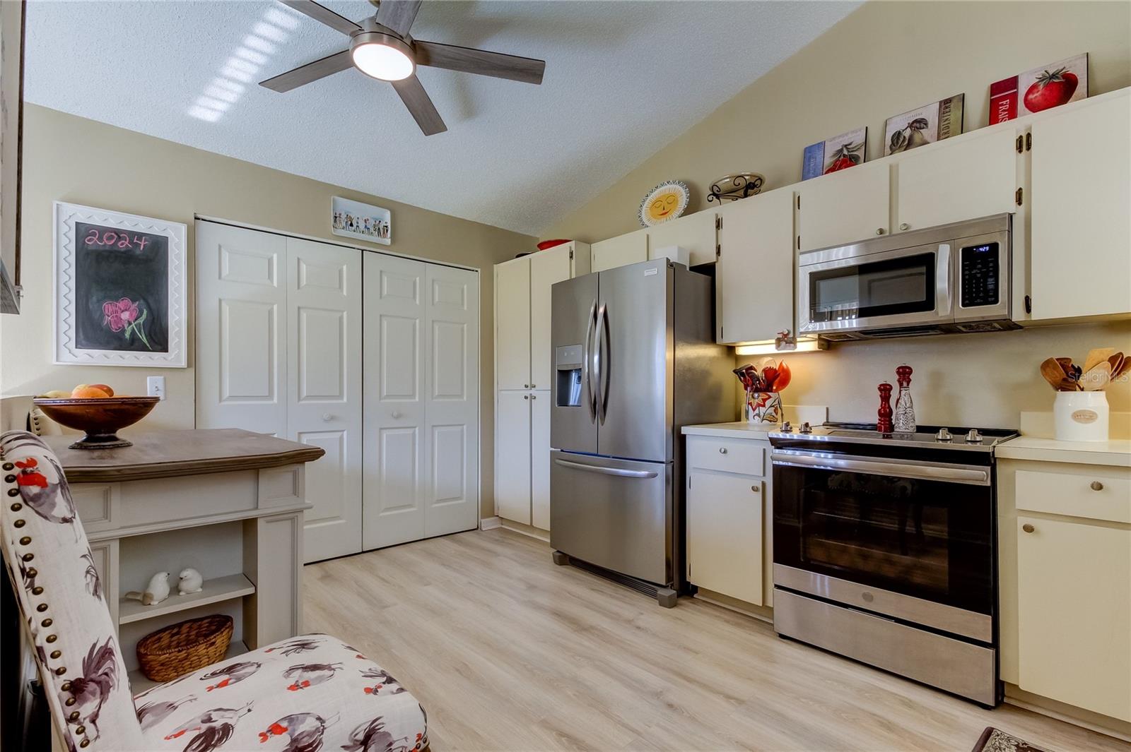 612 FAIRMONT AVE #D, SAFETY HARBOR, FL, 34695