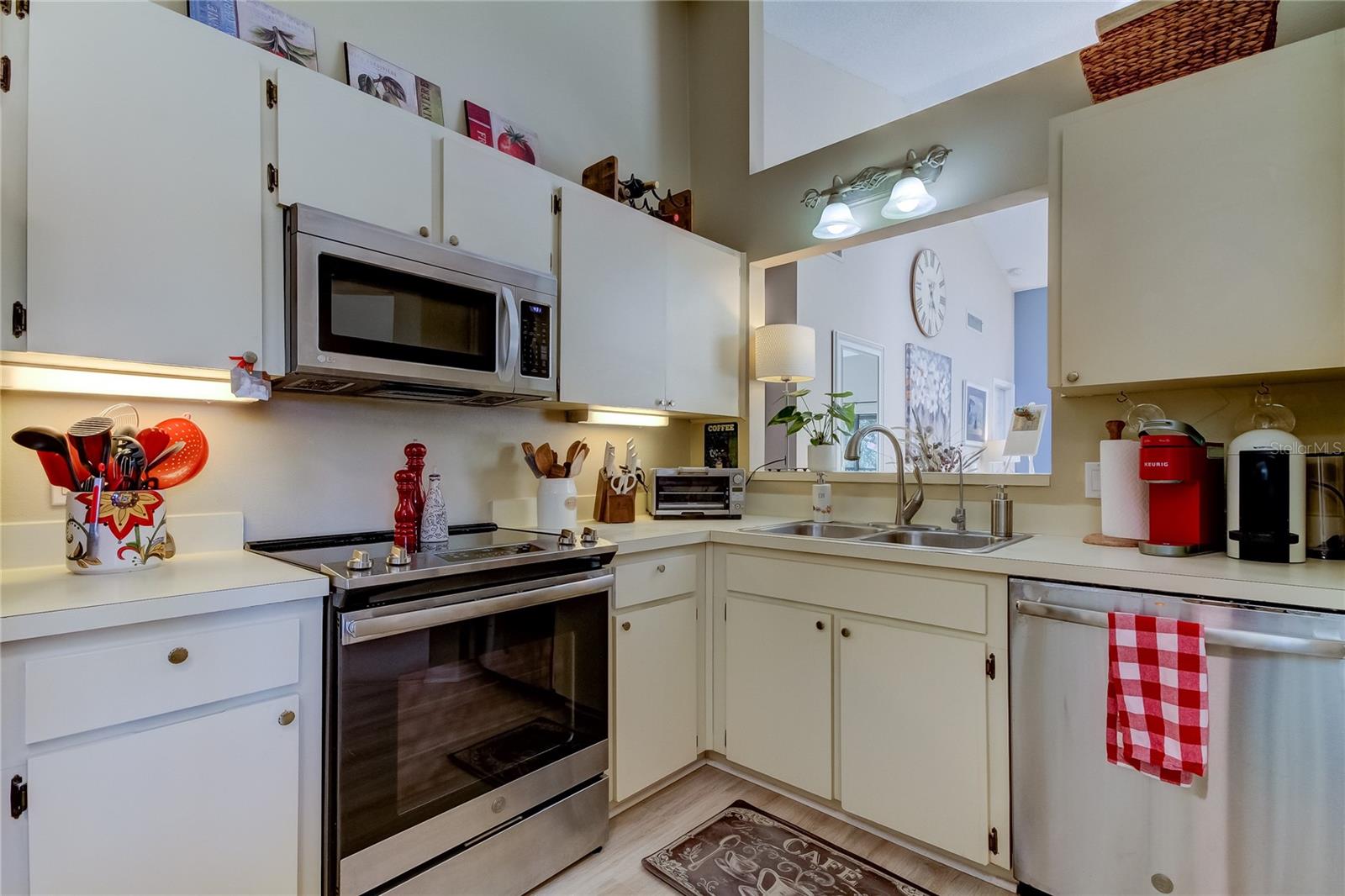 612 FAIRMONT AVE #D, SAFETY HARBOR, FL, 34695