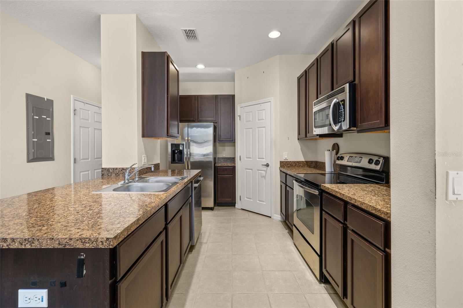 14030 AVENUE OF THE GRVS, WINTER GARDEN, FL, 34787