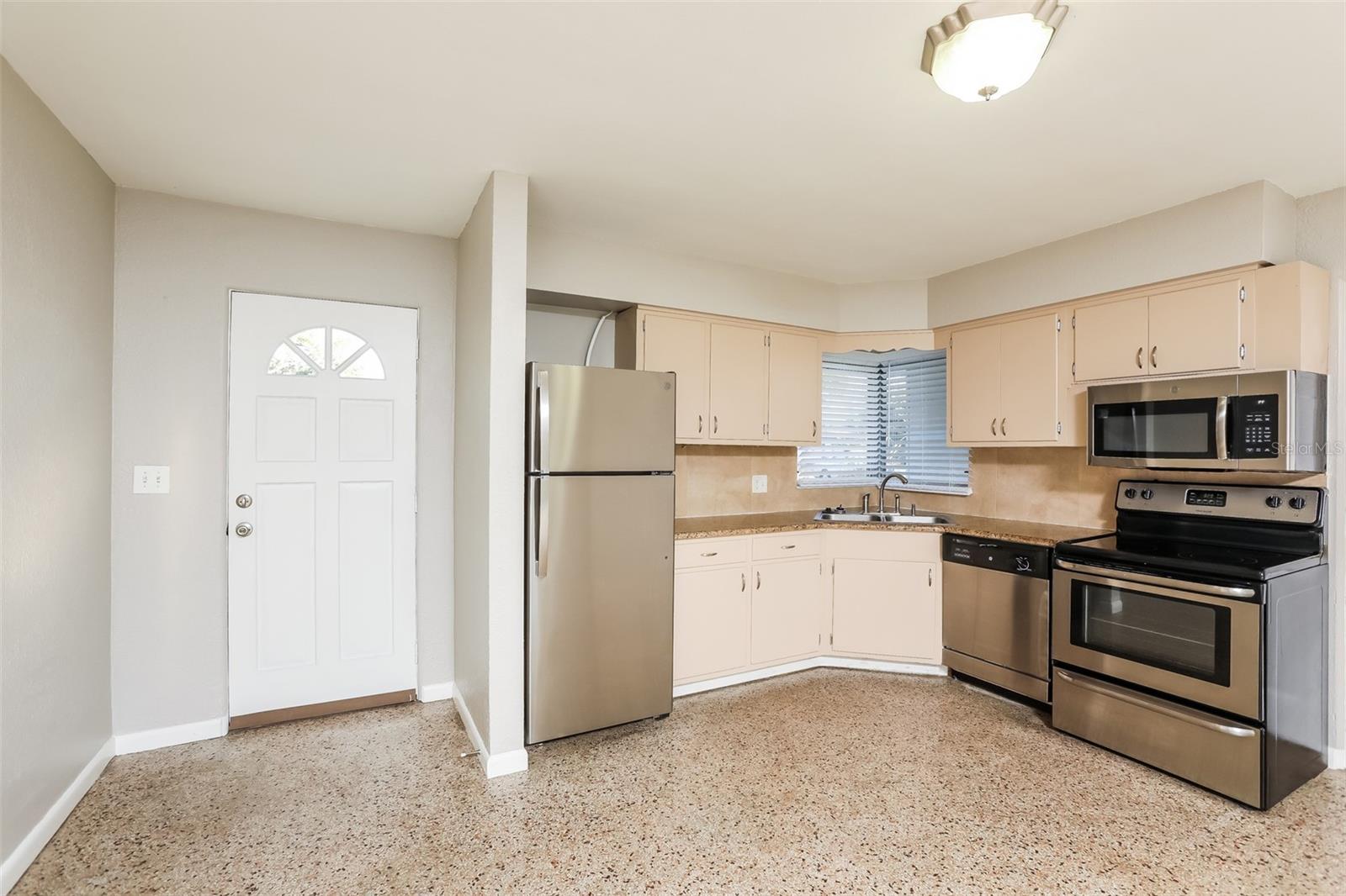 112 HIGHLAND DR, FERN PARK, FL, 32730