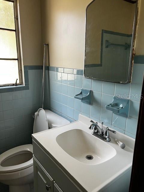 2112 HOLLYWOOD AVE, EUSTIS, FL, 32726