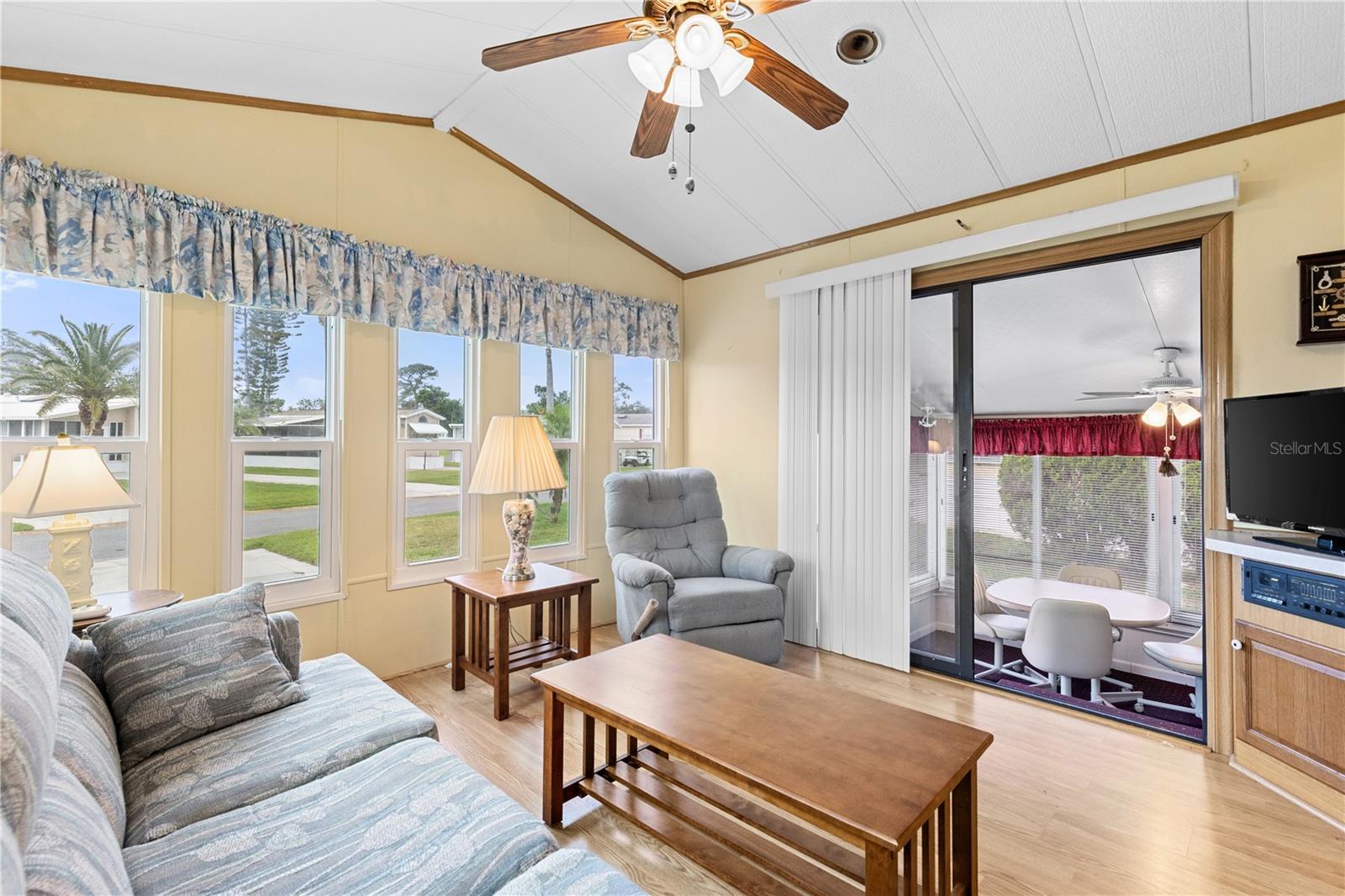 A4647919 Property Photo