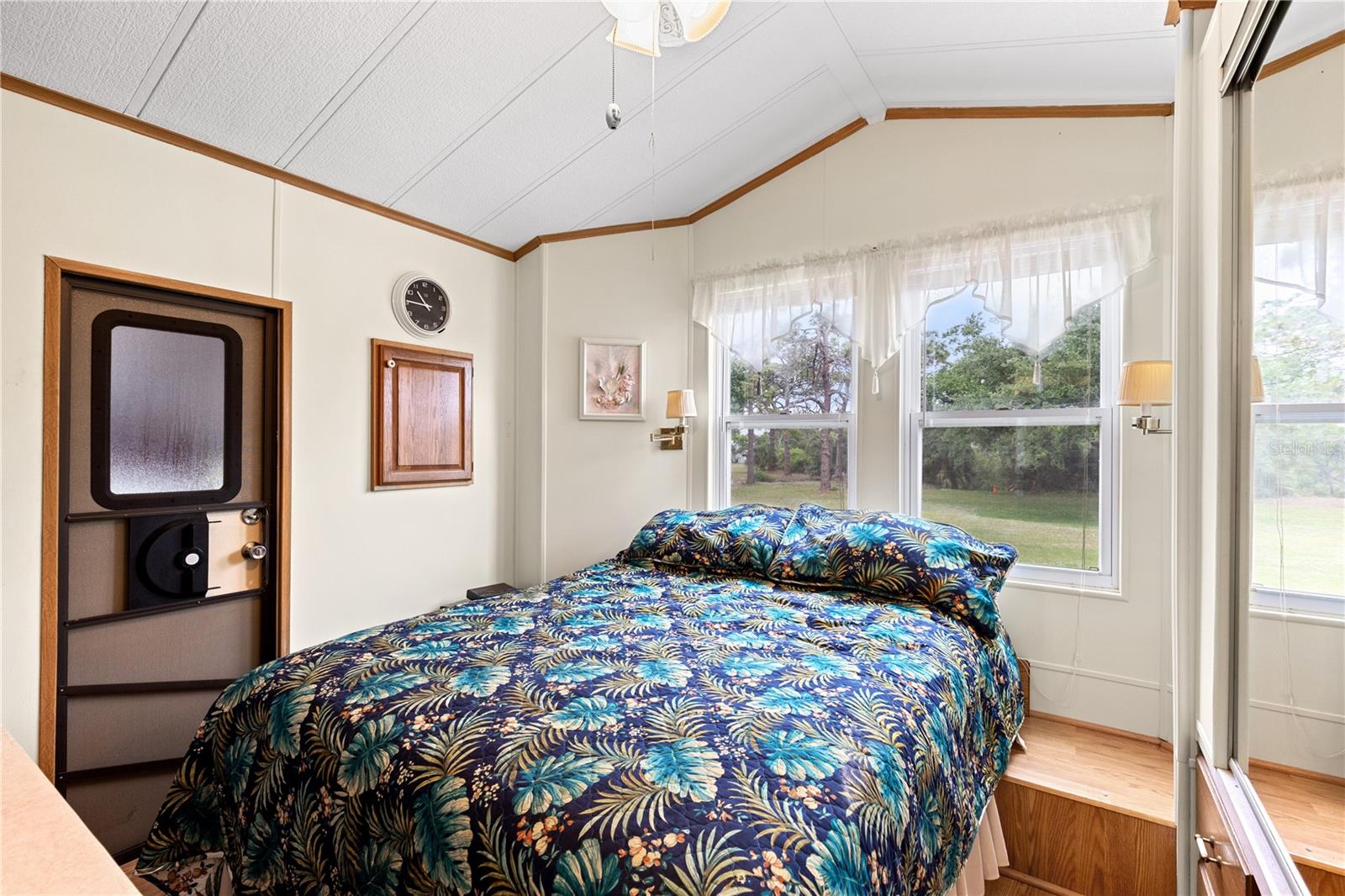 A4647919 Property Photo