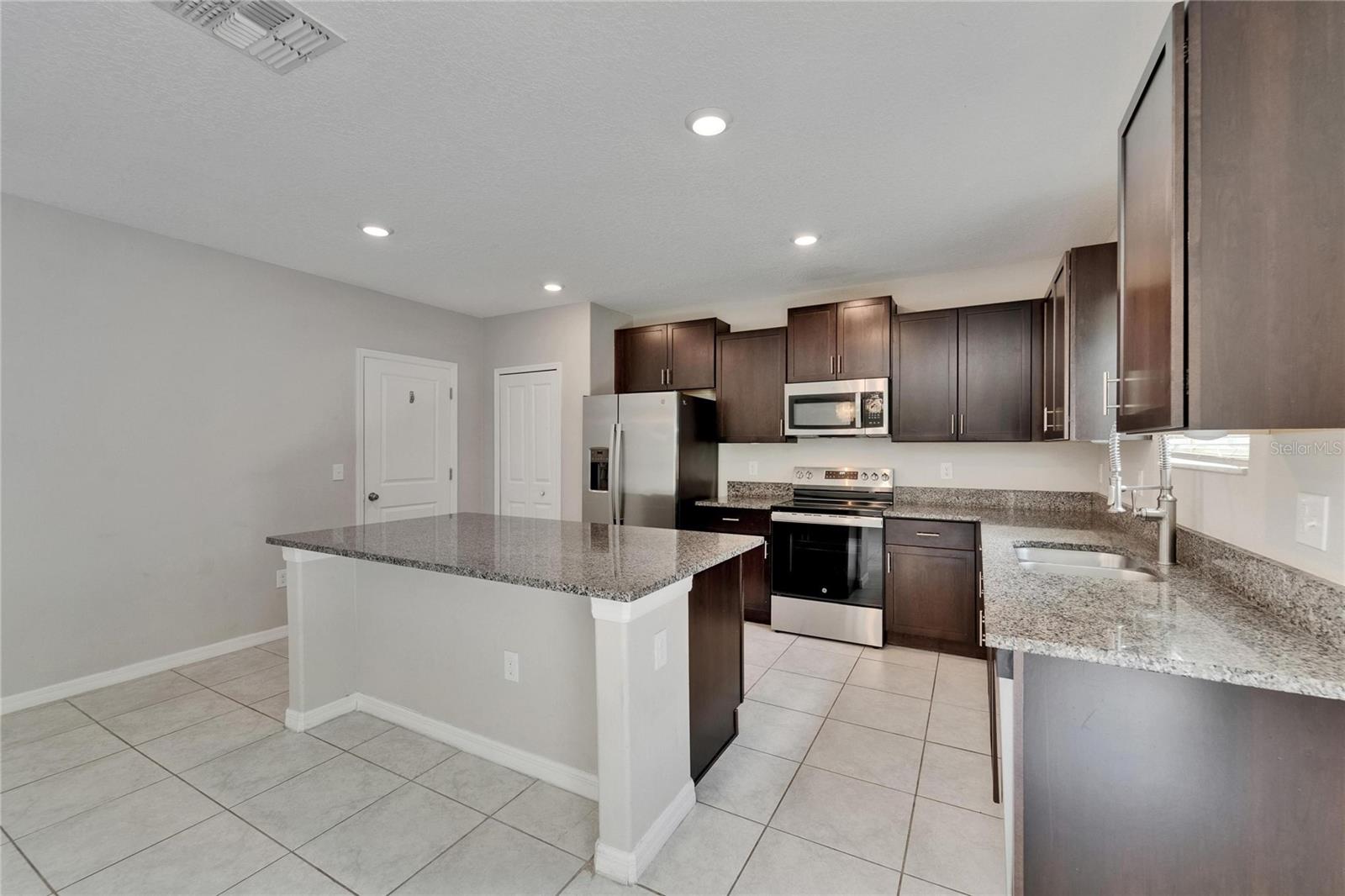 1863 MOON CACTUS CT, RUSKIN, FL, 33570