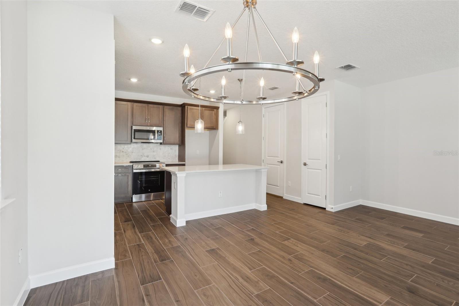 7294 DEER VALLEY CIR, TAMPA, FL, 33635