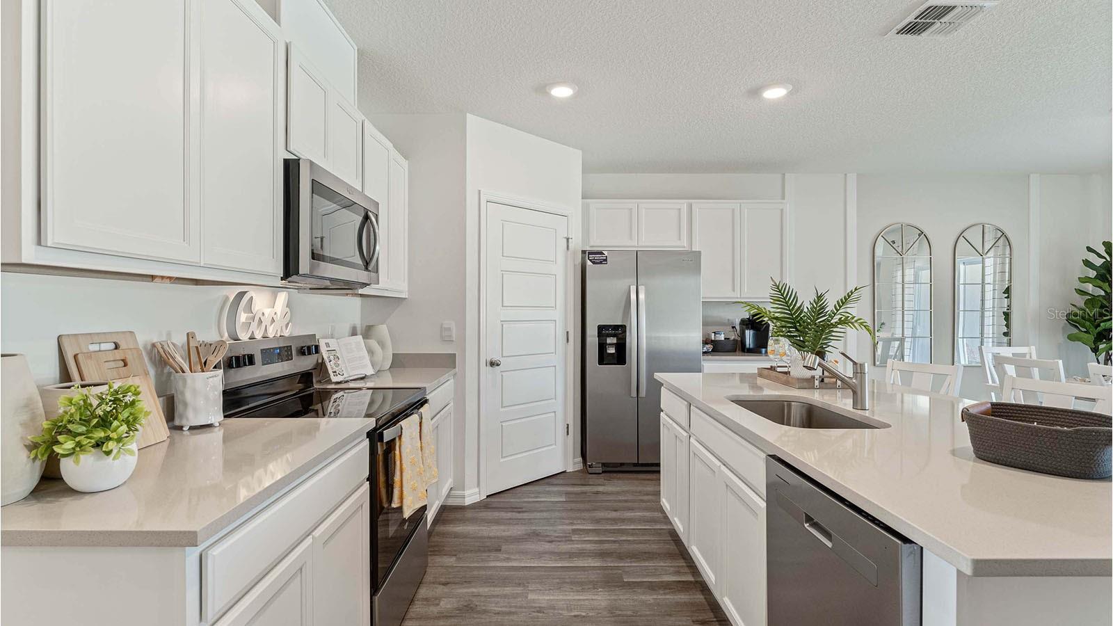 154 AMBERWOOD WAY, UMATILLA, FL, 32784