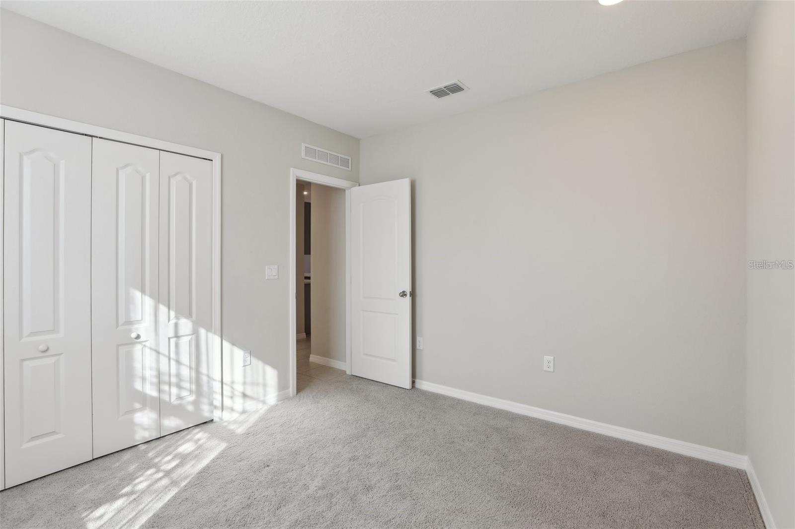 2410 PARK AVE, INDIAN LAKE ESTATES, FL, 33855