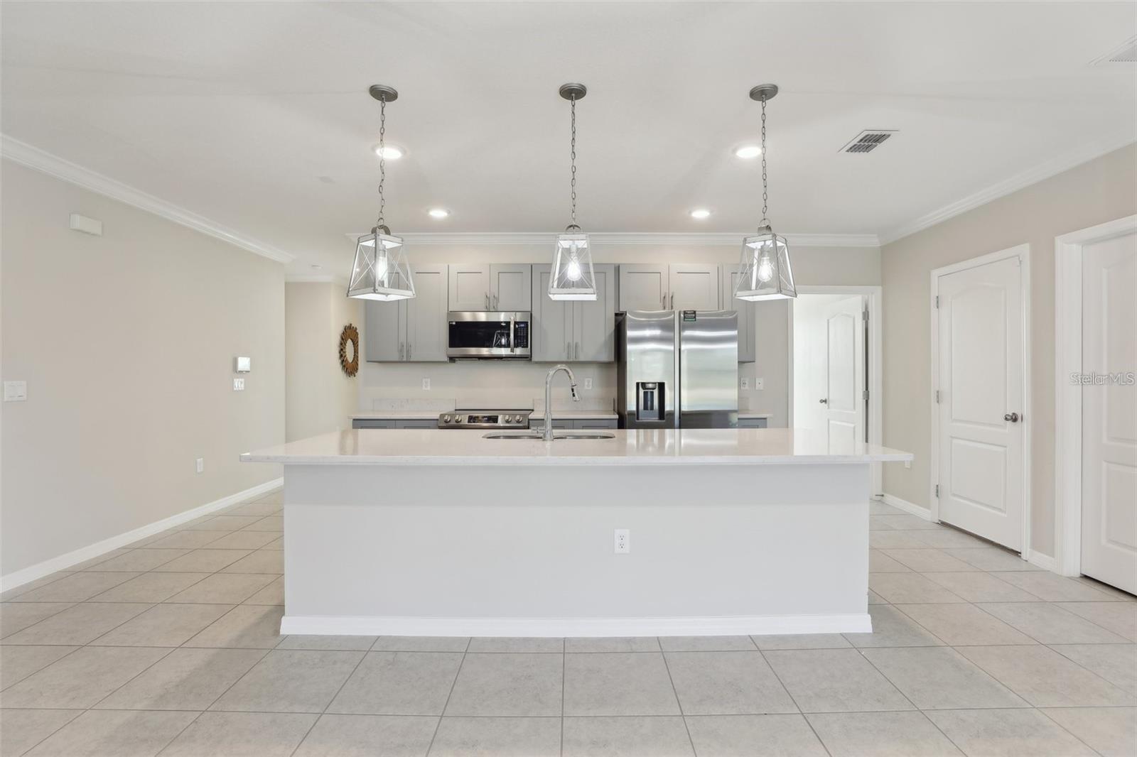 2410 PARK AVE, INDIAN LAKE ESTATES, FL, 33855
