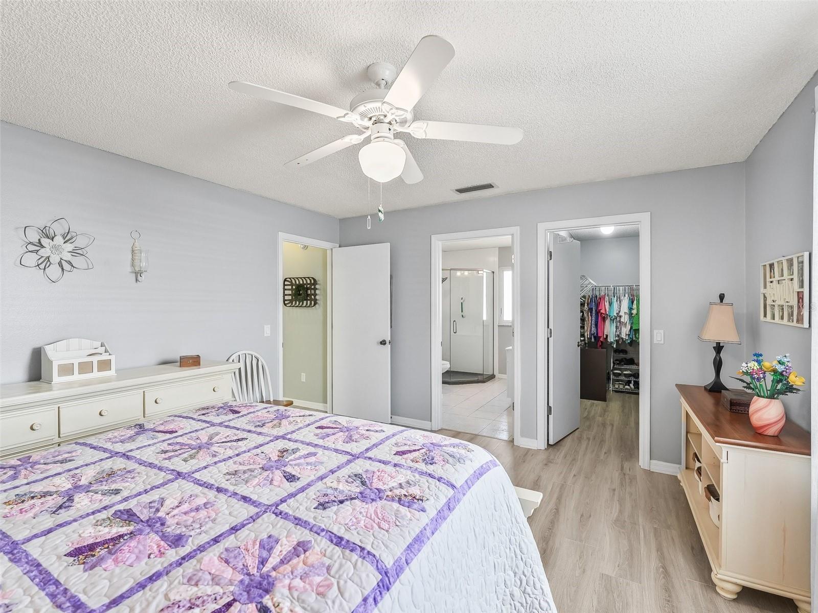 530 VALENCIA PL, THE VILLAGES, FL, 32159