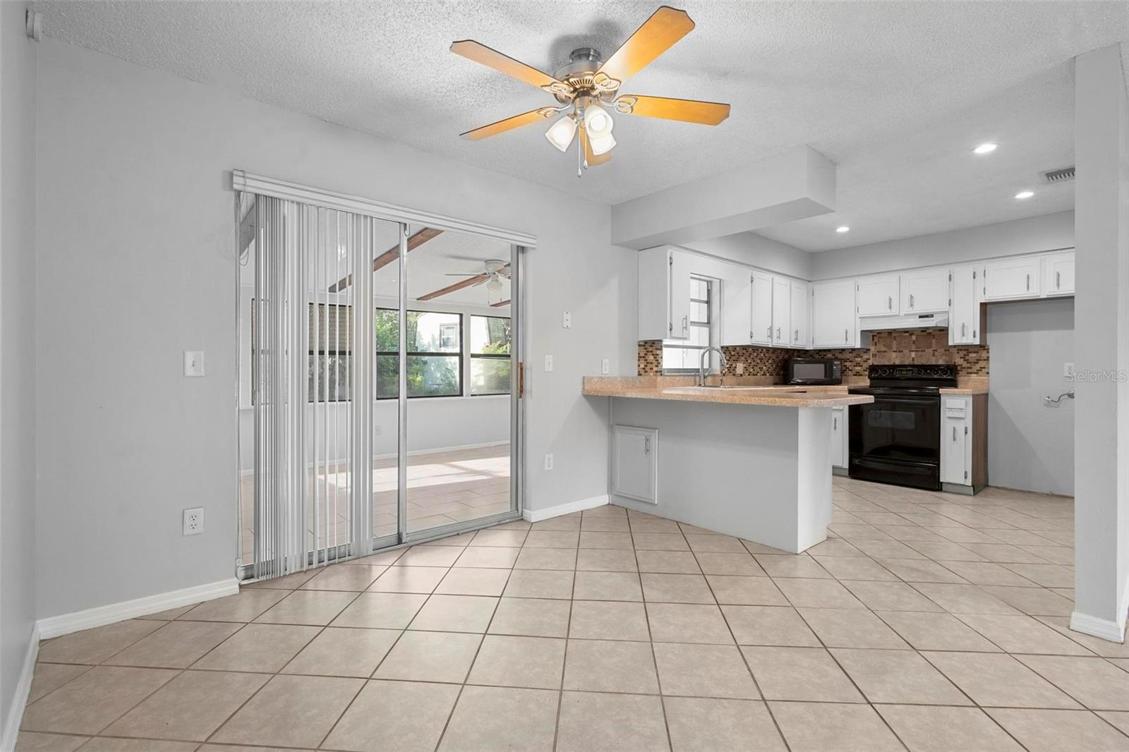 265 S FAIRBAIRN DR, DELTONA, FL, 32725