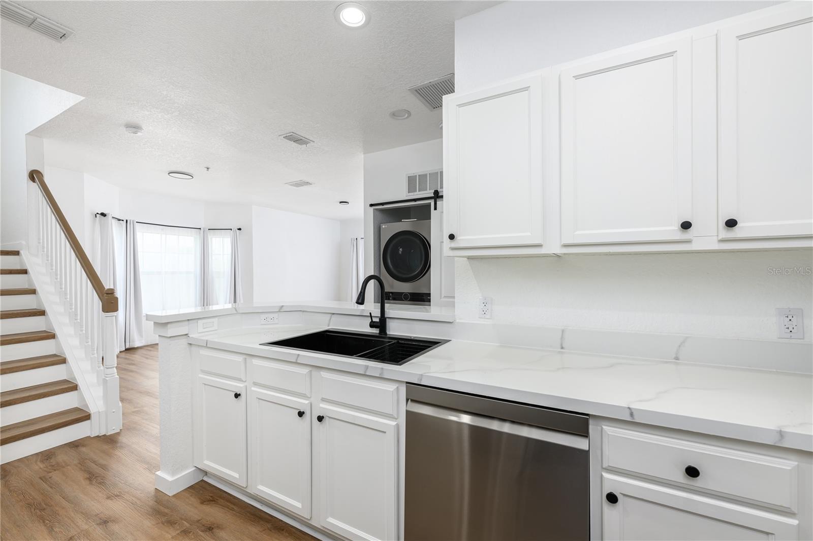 2280 GRAND CENTRAL PKWY #2, ORLANDO, FL, 32839