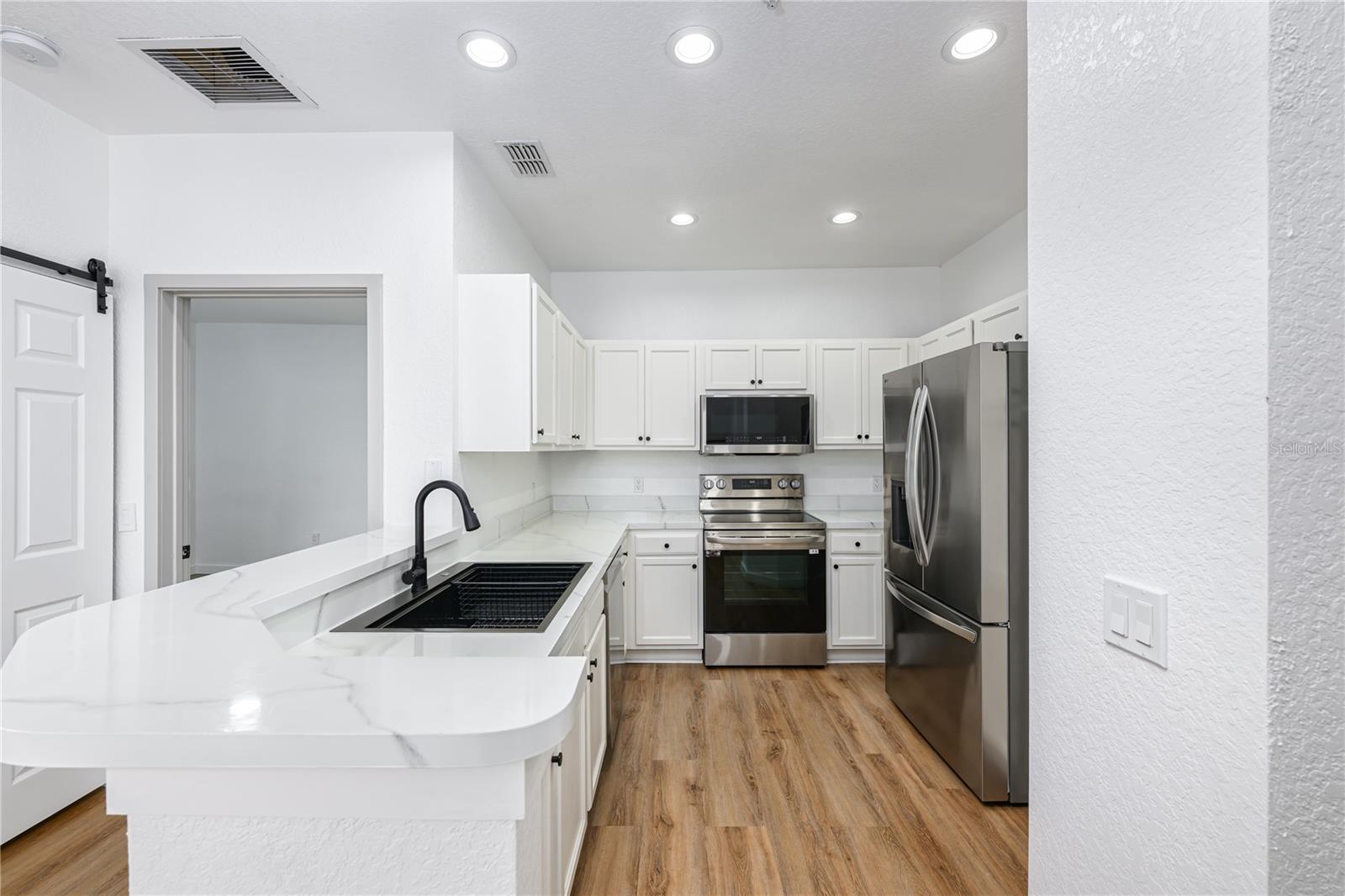 2280 GRAND CENTRAL PKWY #2, ORLANDO, FL, 32839