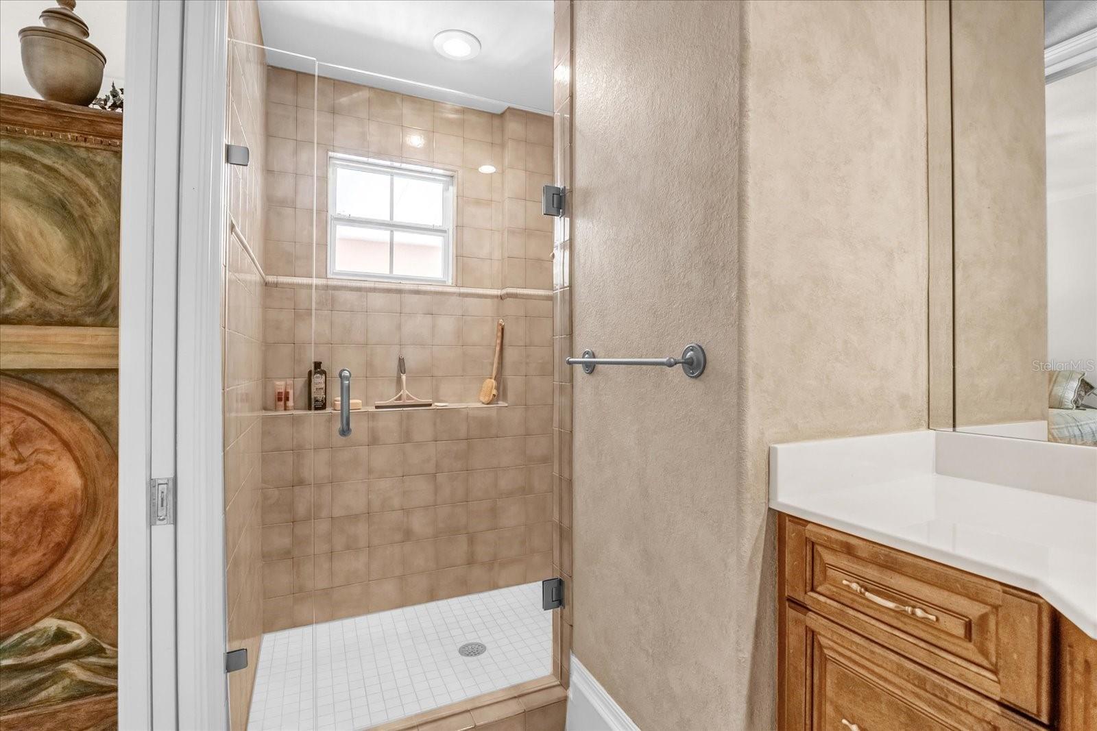 8302 EARLWOOD AVE, MOUNT DORA, FL, 32757