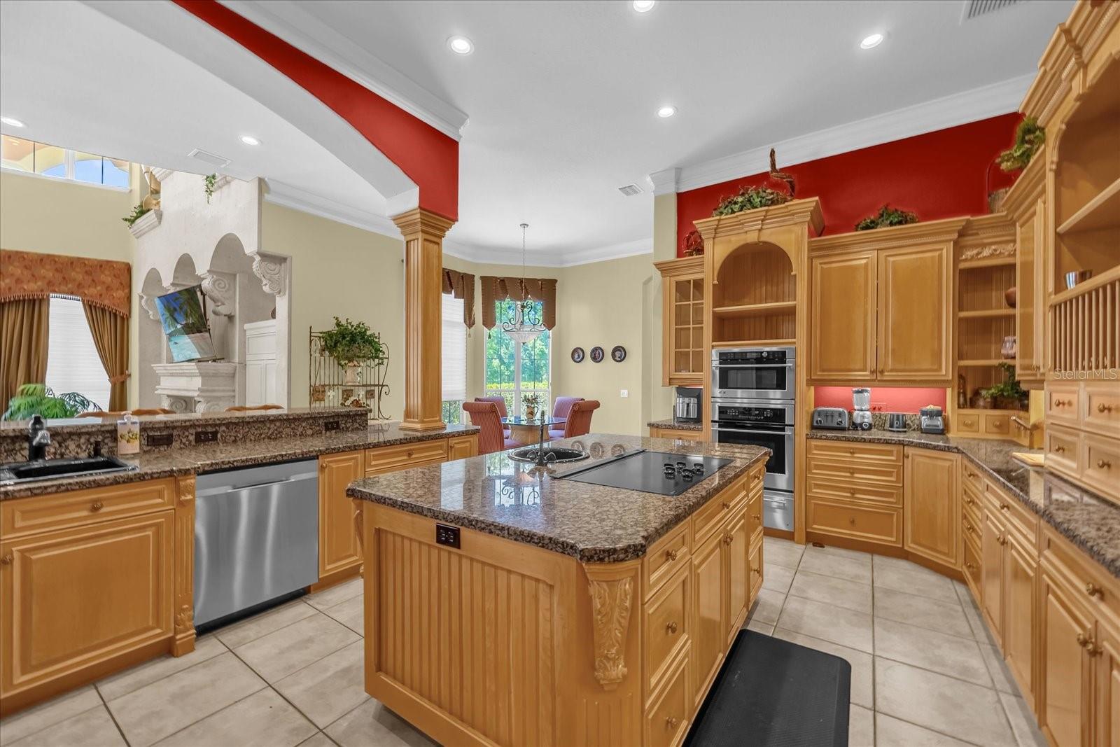 8302 EARLWOOD AVE, MOUNT DORA, FL, 32757