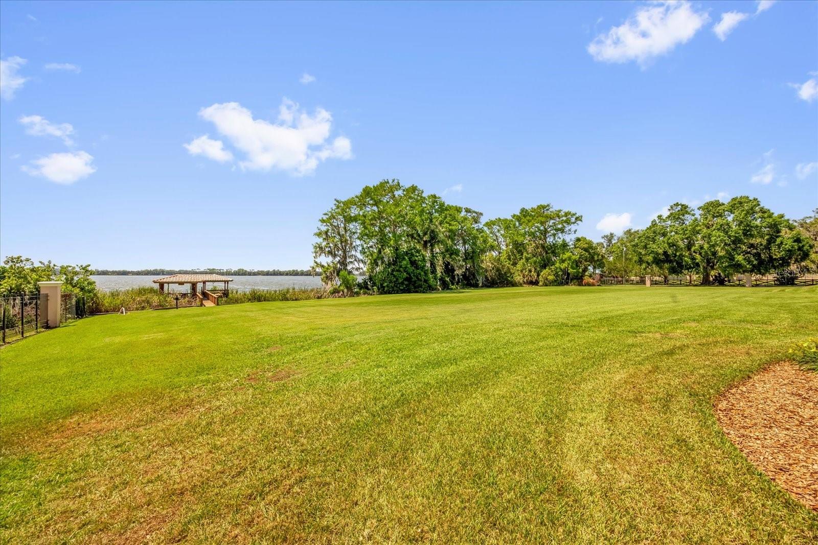 8302 EARLWOOD AVE, MOUNT DORA, FL, 32757