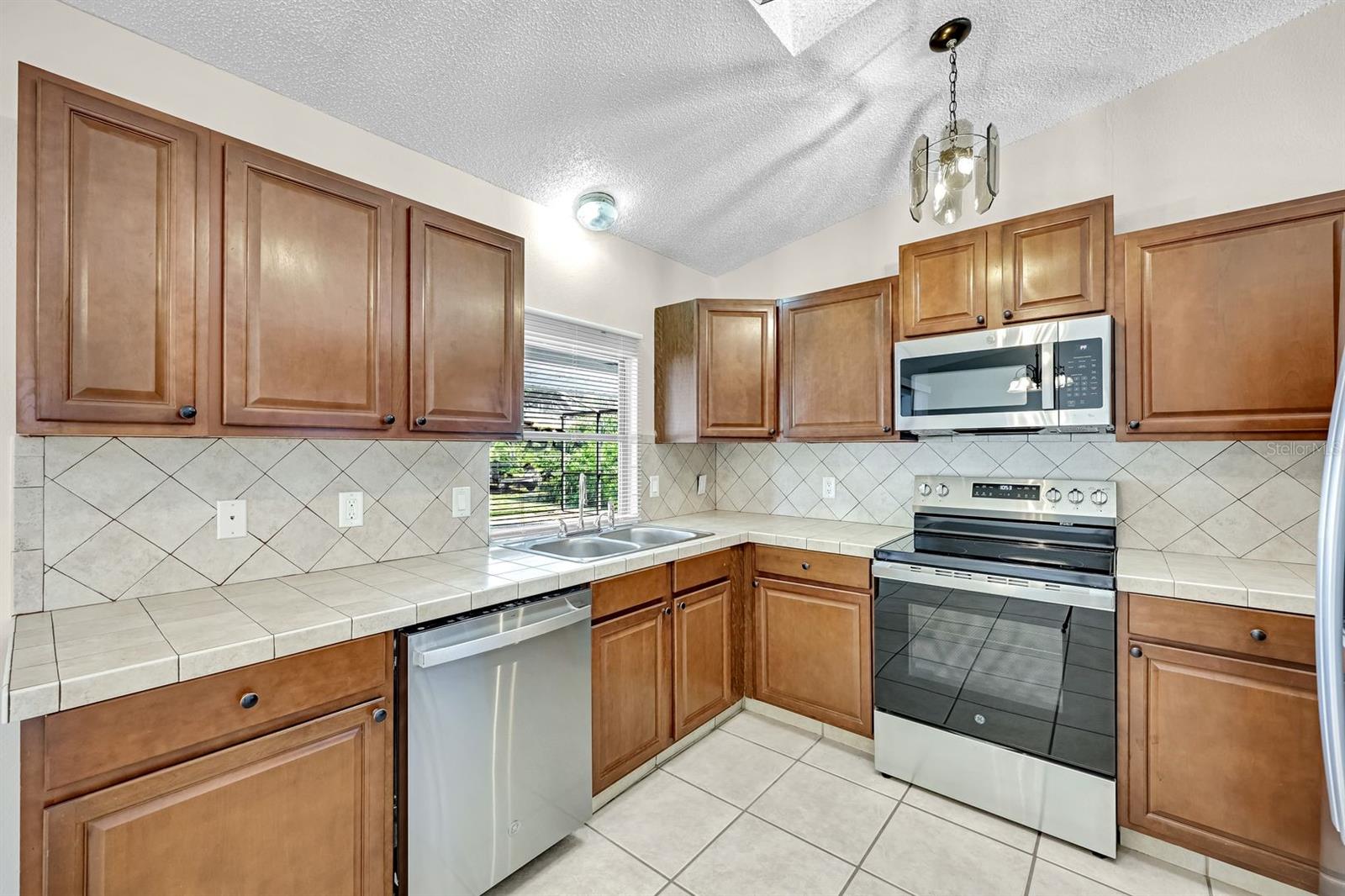 1018 PRESQUE ISLE DR, PORT CHARLOTTE, FL, 33952