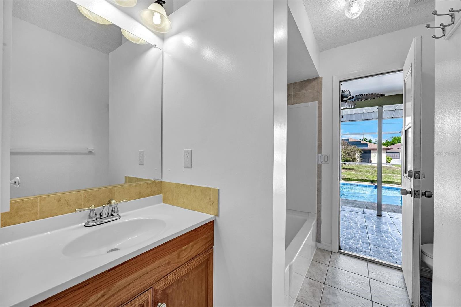 1018 PRESQUE ISLE DR, PORT CHARLOTTE, FL, 33952