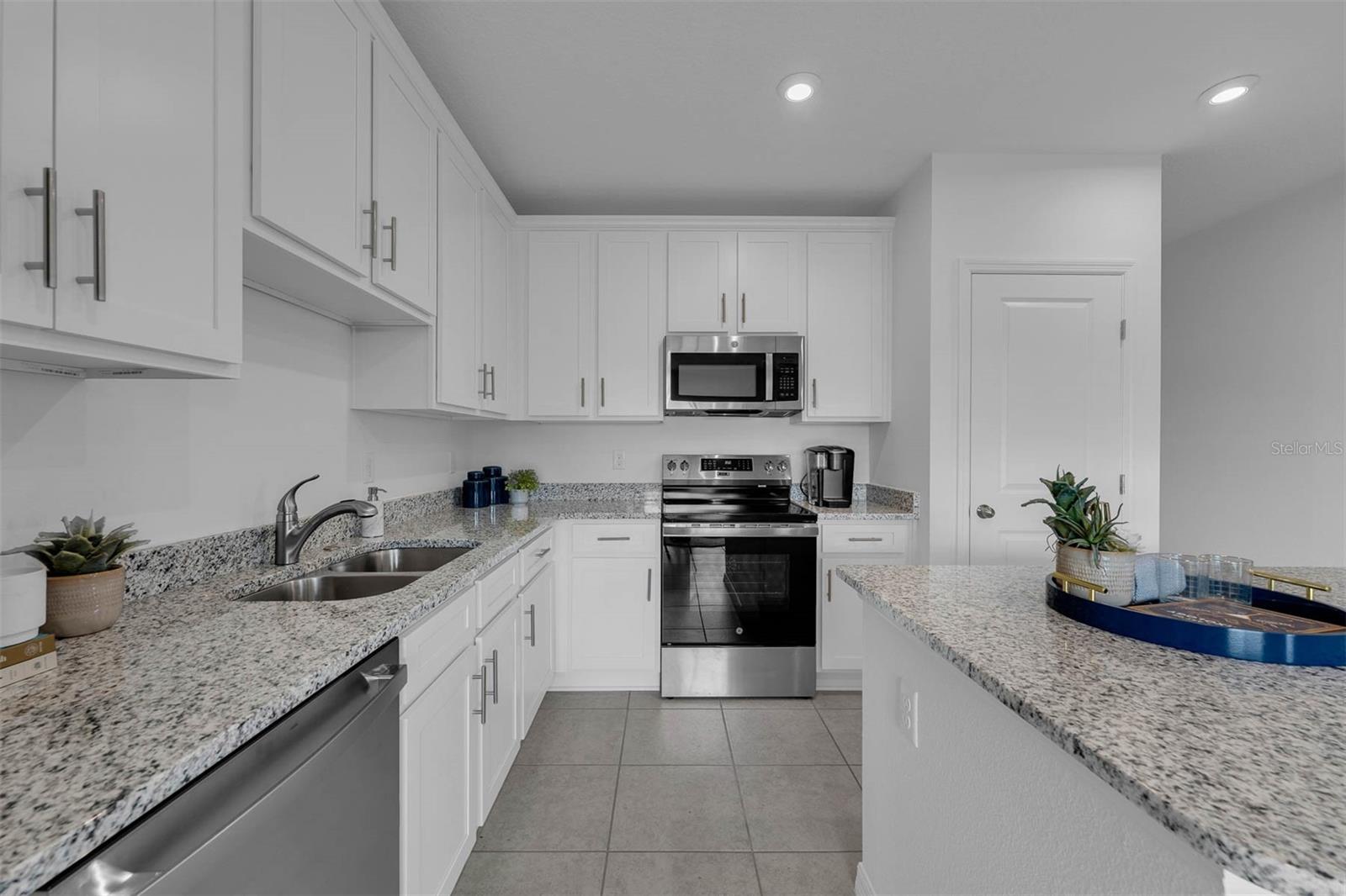 1205 FAN PALM DR, DAVENPORT, FL, 33897