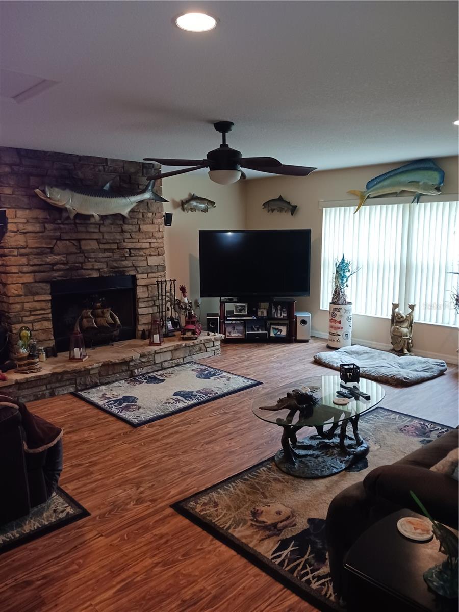 4746 CR 300, LAKE PANASOFFKEE, FL, 33538