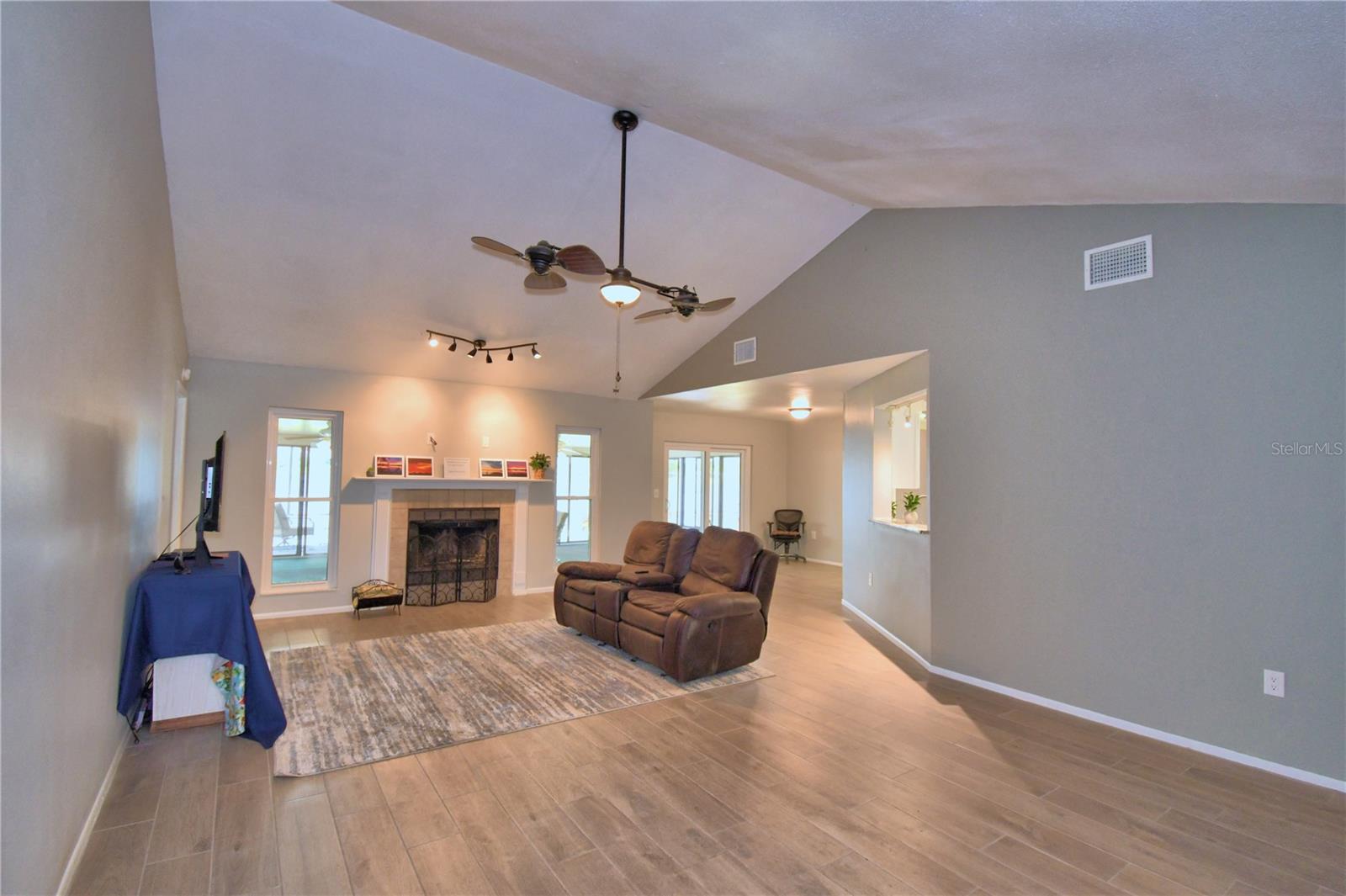 103 LAKE THOMAS DR, WINTER HAVEN, FL, 33880