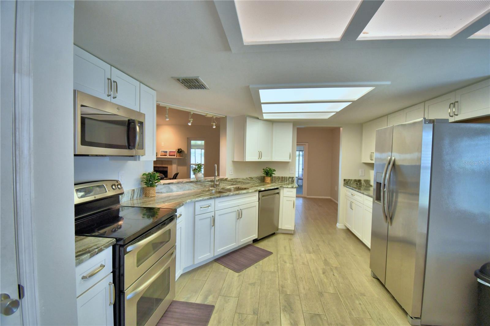 103 LAKE THOMAS DR, WINTER HAVEN, FL, 33880