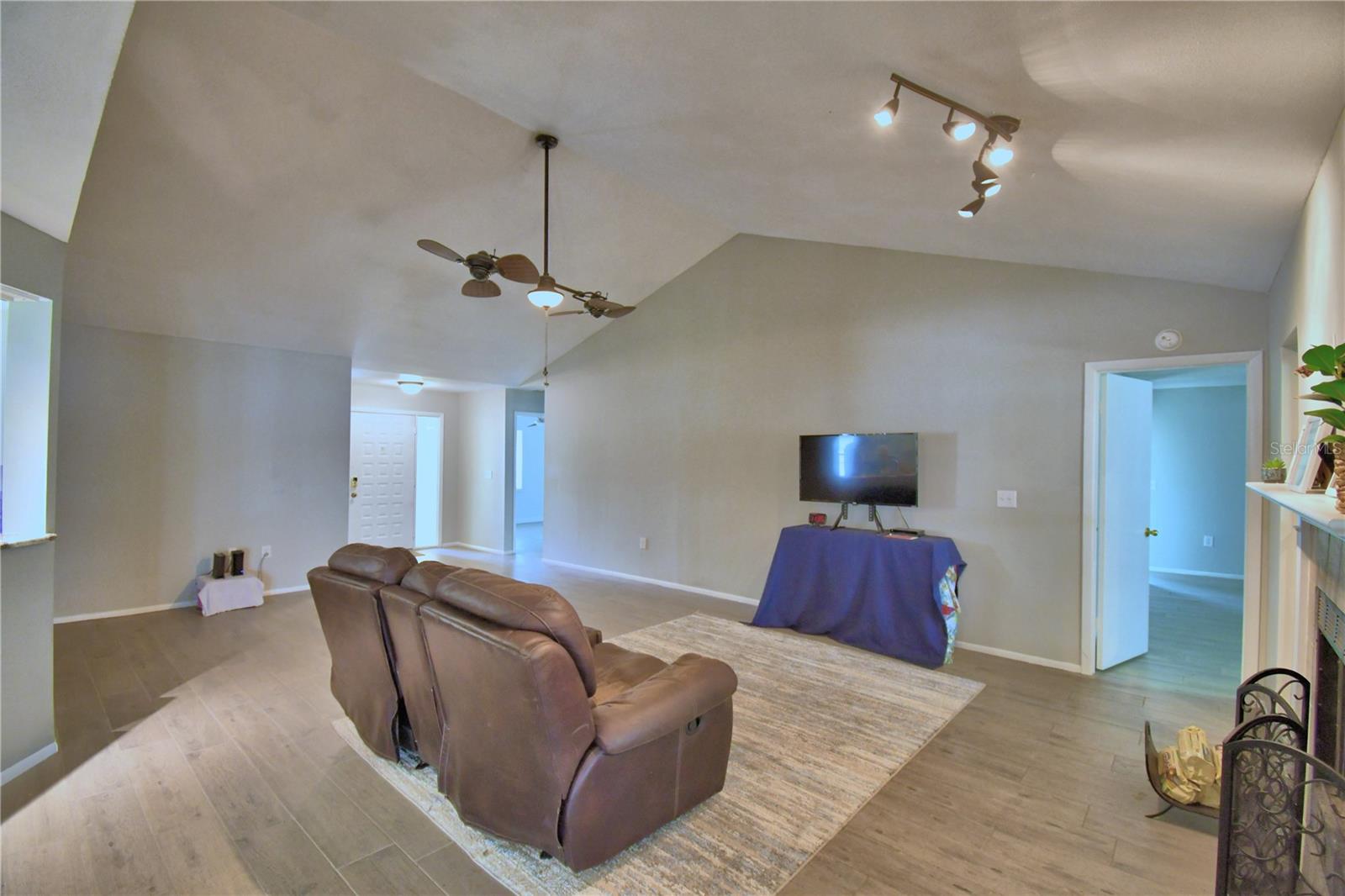 103 LAKE THOMAS DR, WINTER HAVEN, FL, 33880