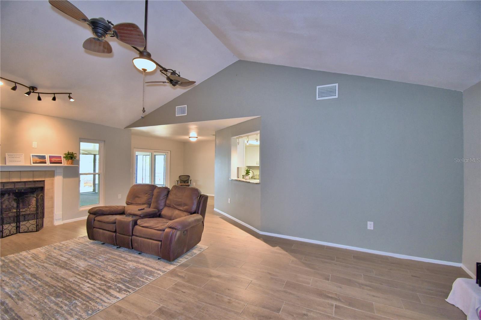 103 LAKE THOMAS DR, WINTER HAVEN, FL, 33880