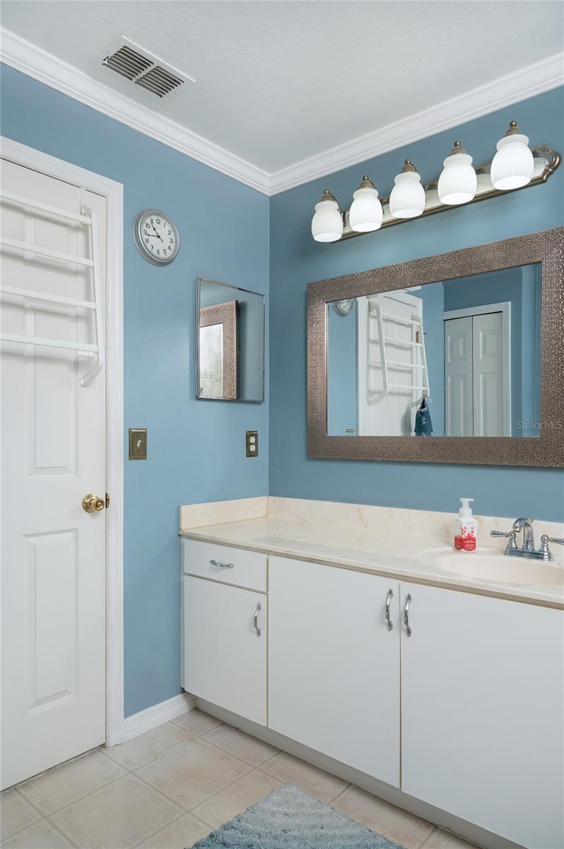 221 BAY ST, APOPKA, FL, 32712