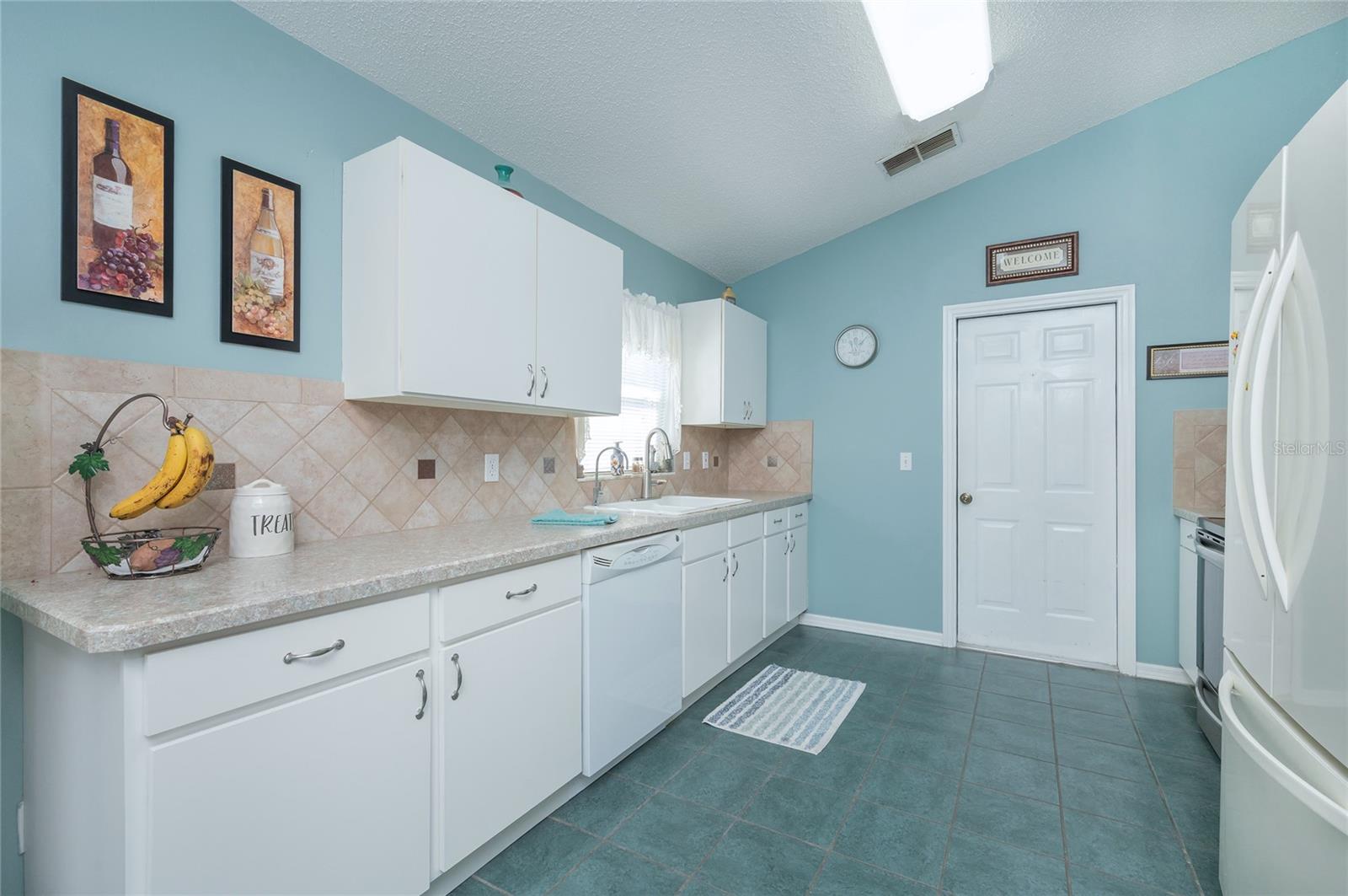 221 BAY ST, APOPKA, FL, 32712