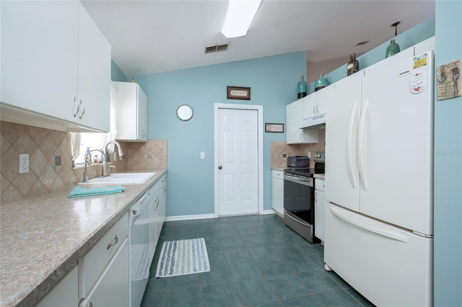 221 BAY ST, APOPKA, FL, 32712