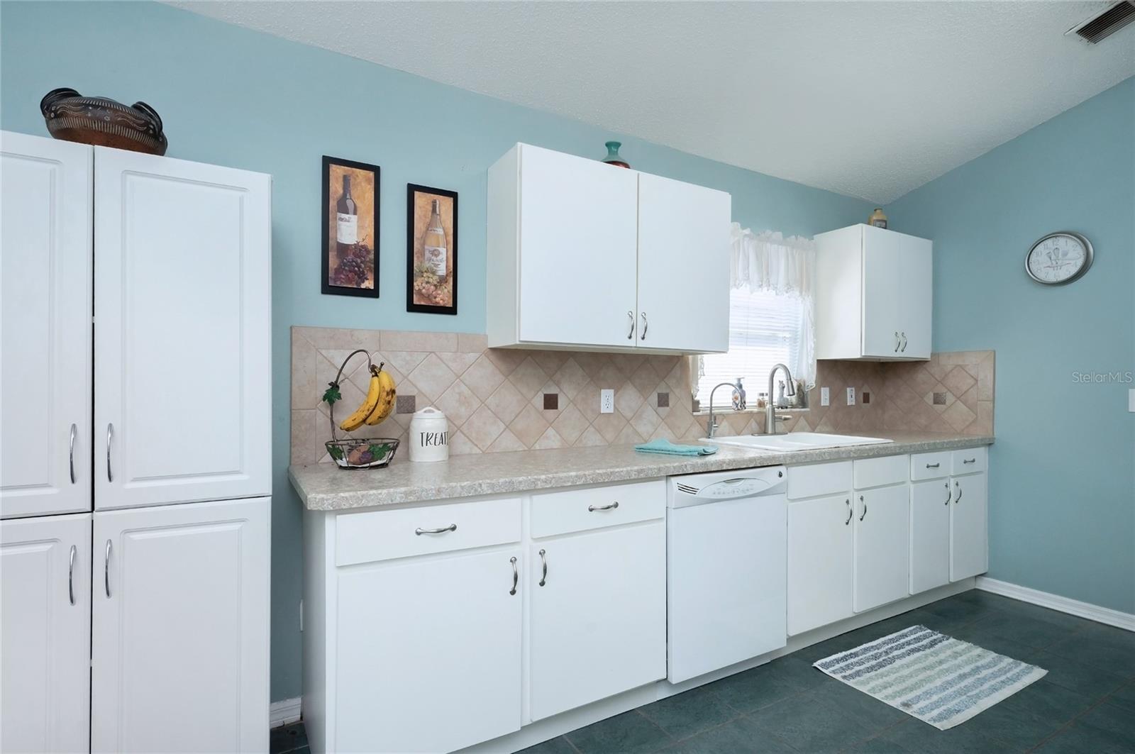 221 BAY ST, APOPKA, FL, 32712