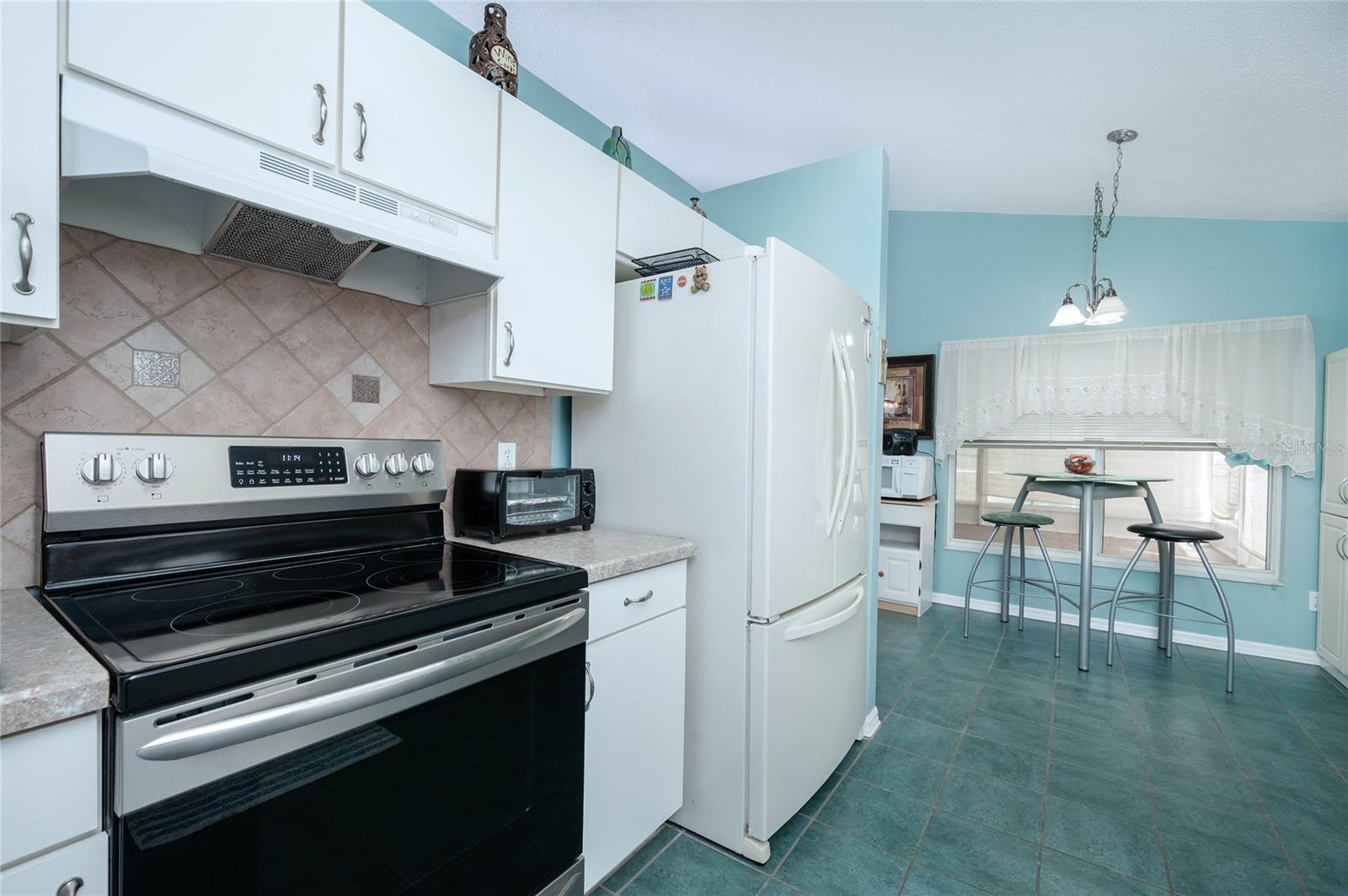 221 BAY ST, APOPKA, FL, 32712