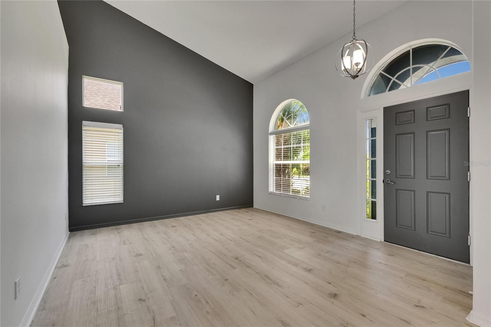 1806 MIRA LAGO CIR, RUSKIN, FL, 33570