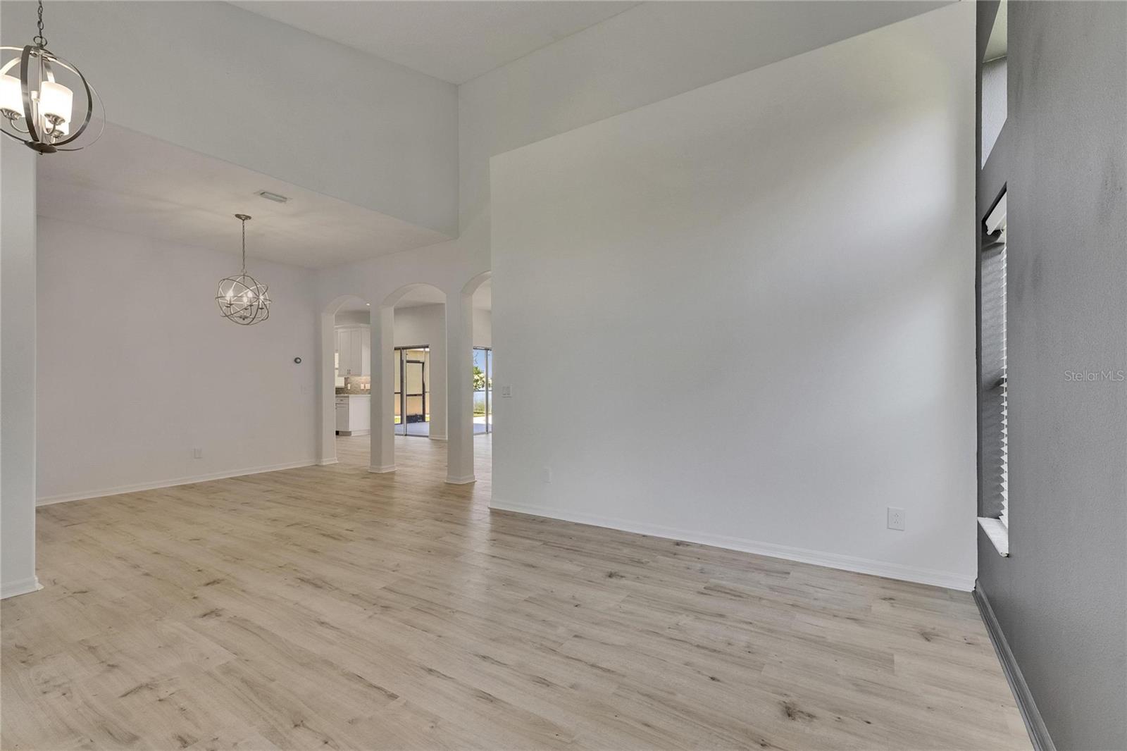 1806 MIRA LAGO CIR, RUSKIN, FL, 33570