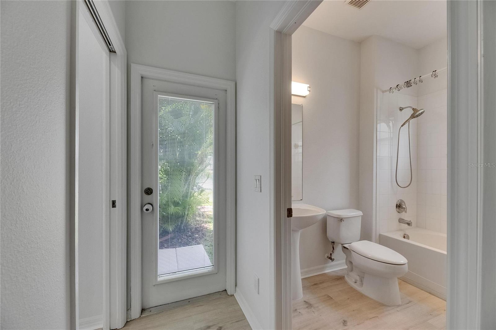 1806 MIRA LAGO CIR, RUSKIN, FL, 33570