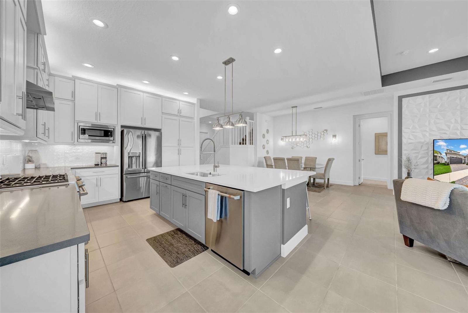3096 GREAT BANYAN WAY, WESLEY CHAPEL, FL, 33543