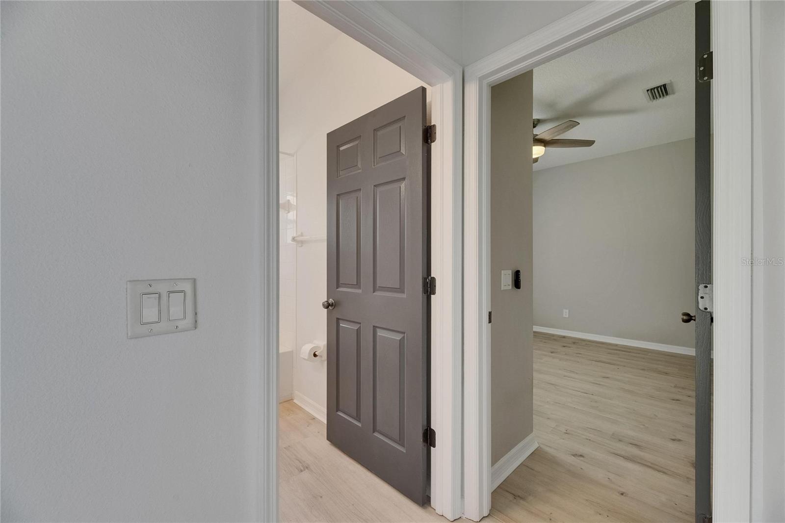 1806 MIRA LAGO CIR, RUSKIN, FL, 33570